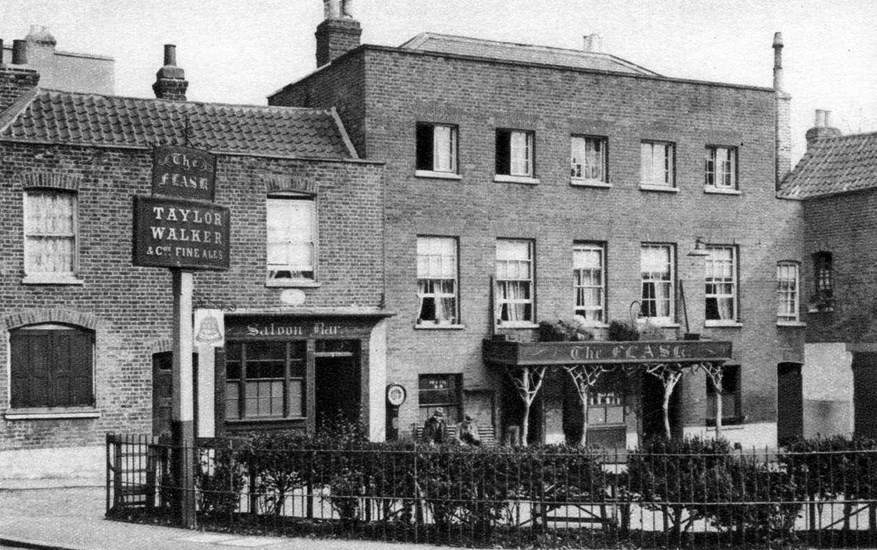 The Flask ale house, Highgate Village, London, 1926-1927. af McLeish
