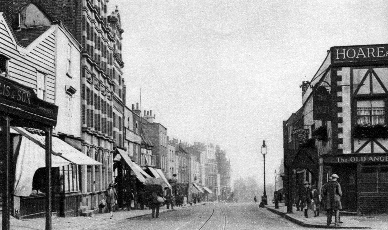 The High Street, Highgate Village, London, 1926-1927. af McLeish