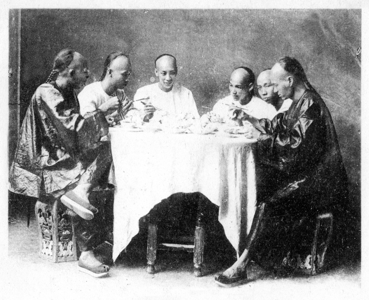Middagstid, Hong Kong, Kina, omkring 1900-tallet. af Mee Cheung