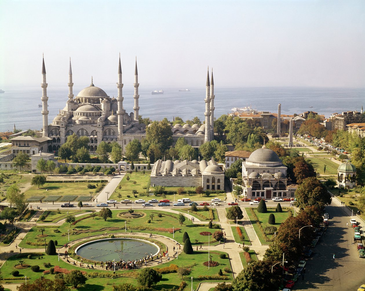 Udsigt over Sultan Ahmet Camii (Blå Moske) bygget 1609-16 af Mehmet Aga