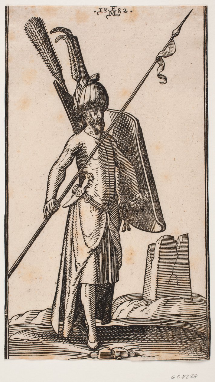Stående soldat med krumt skjold i v. hånd og i h. hånd et spyd, der holdes skråt; sværd ved hans v. side, en dolk stukket i bæltet ved hans v. side; i baggrunden t.h. ruinen af en obelisk eller et tårn med kvadratisk grundplan af Melchior Lorck