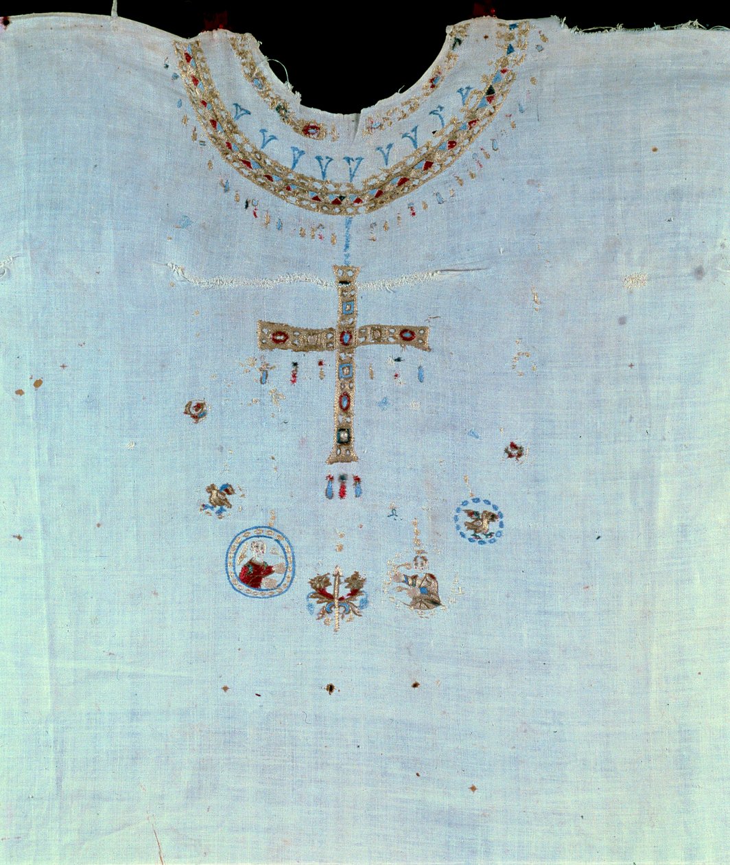 Merovingerkunst: præstelig dragt af Saint Bathilde (eller Batilde, Bathylle, Beaudour) (626-680) dronning af francs og hustru til Clovis II, derefter nonner i klostret Chelles. Chelles. Museet Alfred Bonno af Merovingian