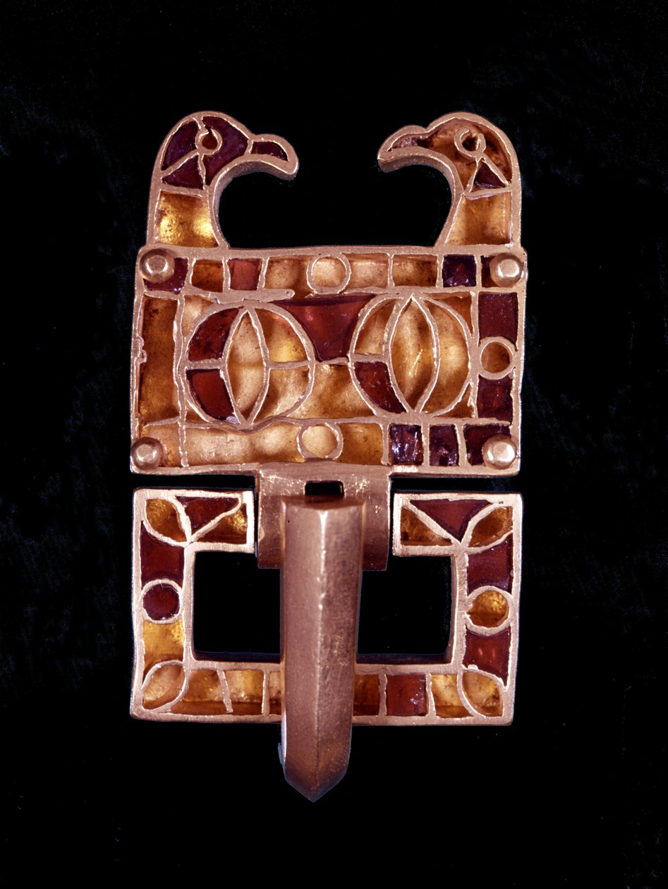 Juvel dekoreret med fuglehoveder (Frankrig) fra det 6. århundrede.Musée de Saint-Germain en Laye af Merovingian Merovingian