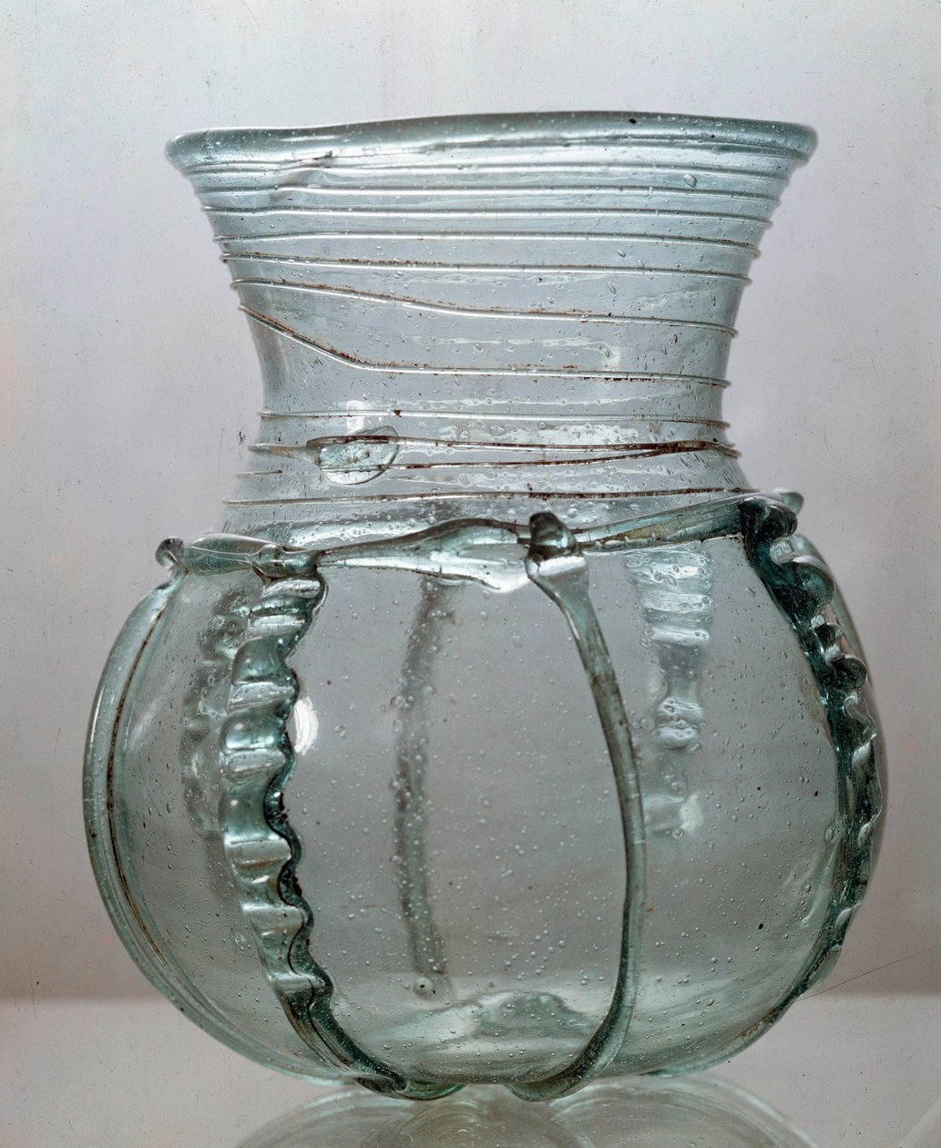 Merovinger kunst: charmoy glas. Gallien 6. århundrede. Nationalmuseet for arkæologi i Saint Germain en Laye af Merovingian Merovingian