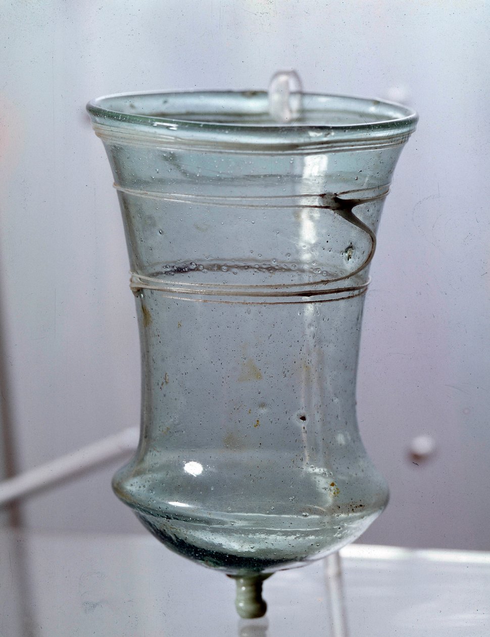 Merovingerkunst: glas. Gallien 6. århundrede. Nationalmuseet for arkæologi i Saint Germain en Laye af Merovingian Merovingian