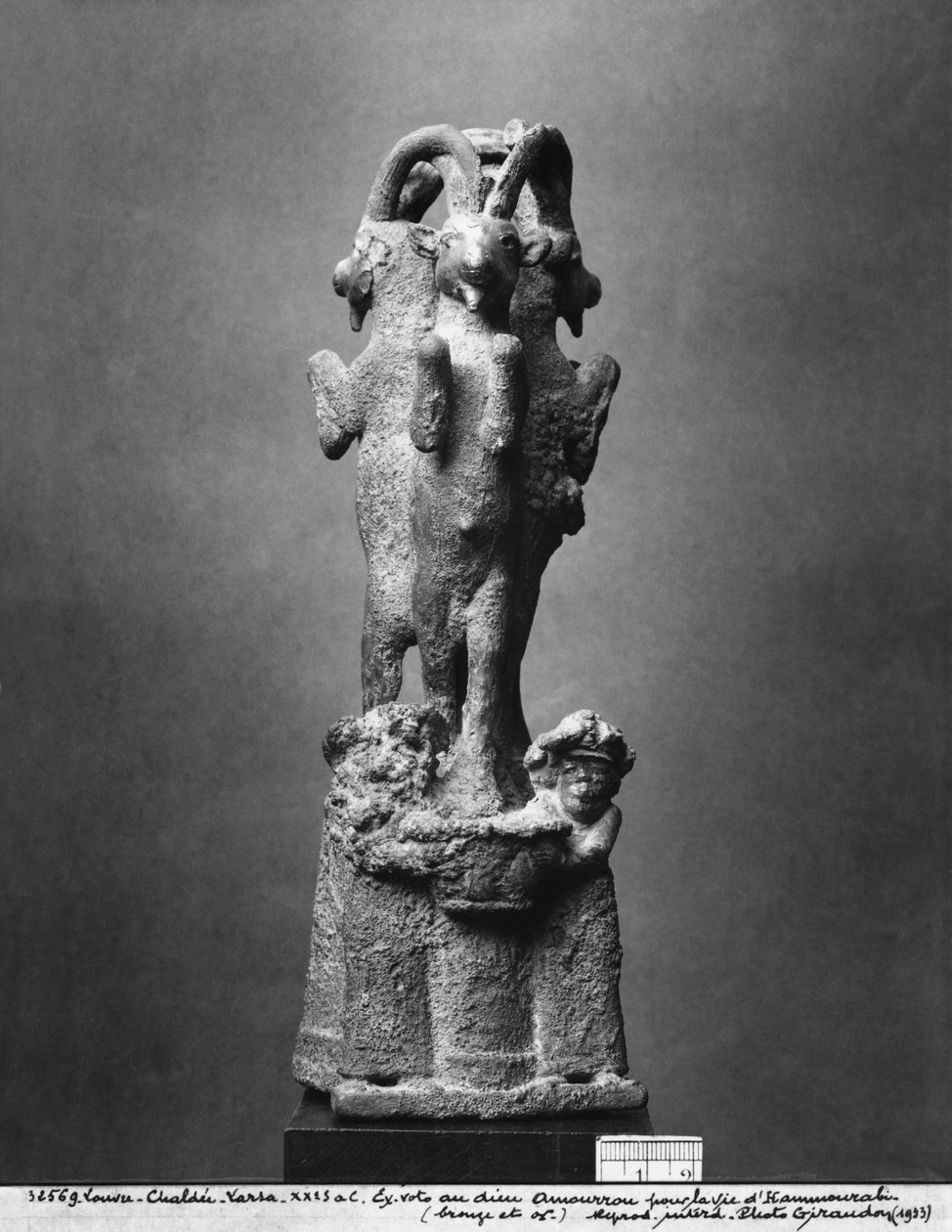 Bægerstativ bestående af tre stenbukke, forfra set, ca. 1750 f.Kr. (bronze og guld) (se også 286954) af Mesopotamian