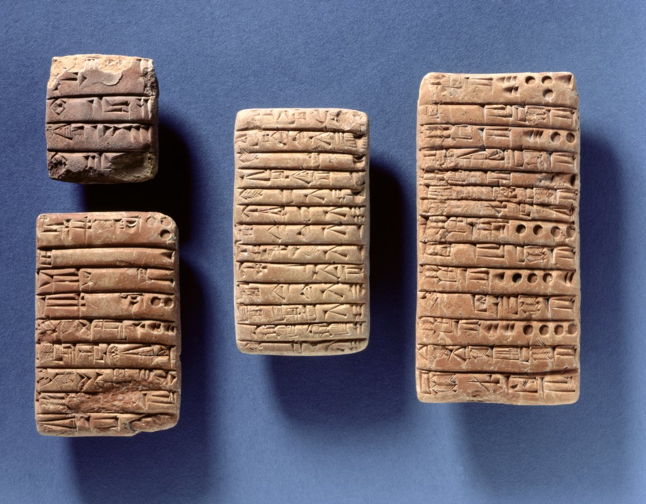 Fire tavler med kontrakter, akkadisk, ca. 2400-2200 f.Kr. (brændt ler) af Mesopotamian
