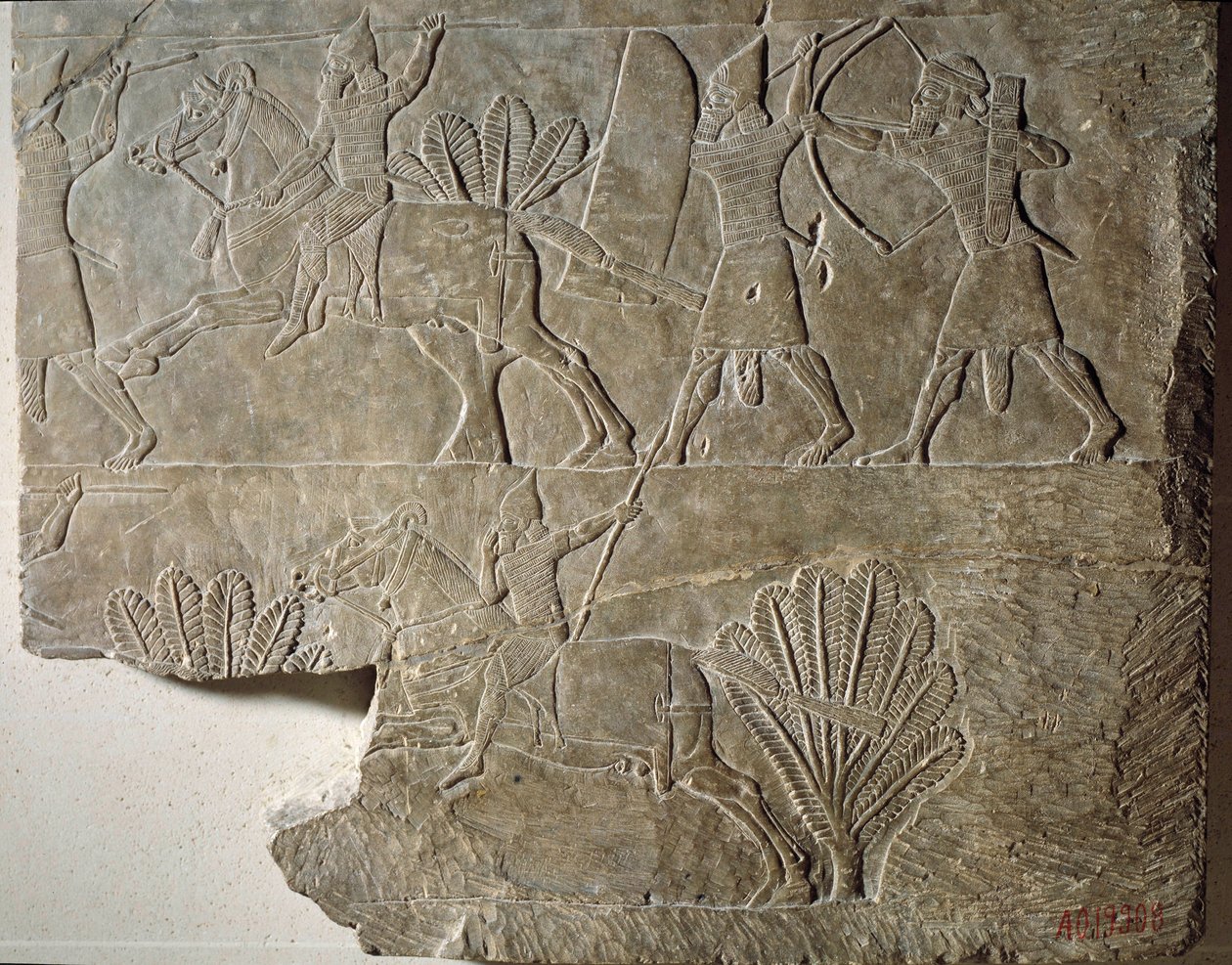 Mesopotamien: Ryttere fra den assyriske hær. Lavt relief i alabast fra kong Ashurbanipals (eller Ashurbanipal) palads (668-627 f.Kr.). Fra Nineve. Paris, Louvre-museet af Mesopotamian