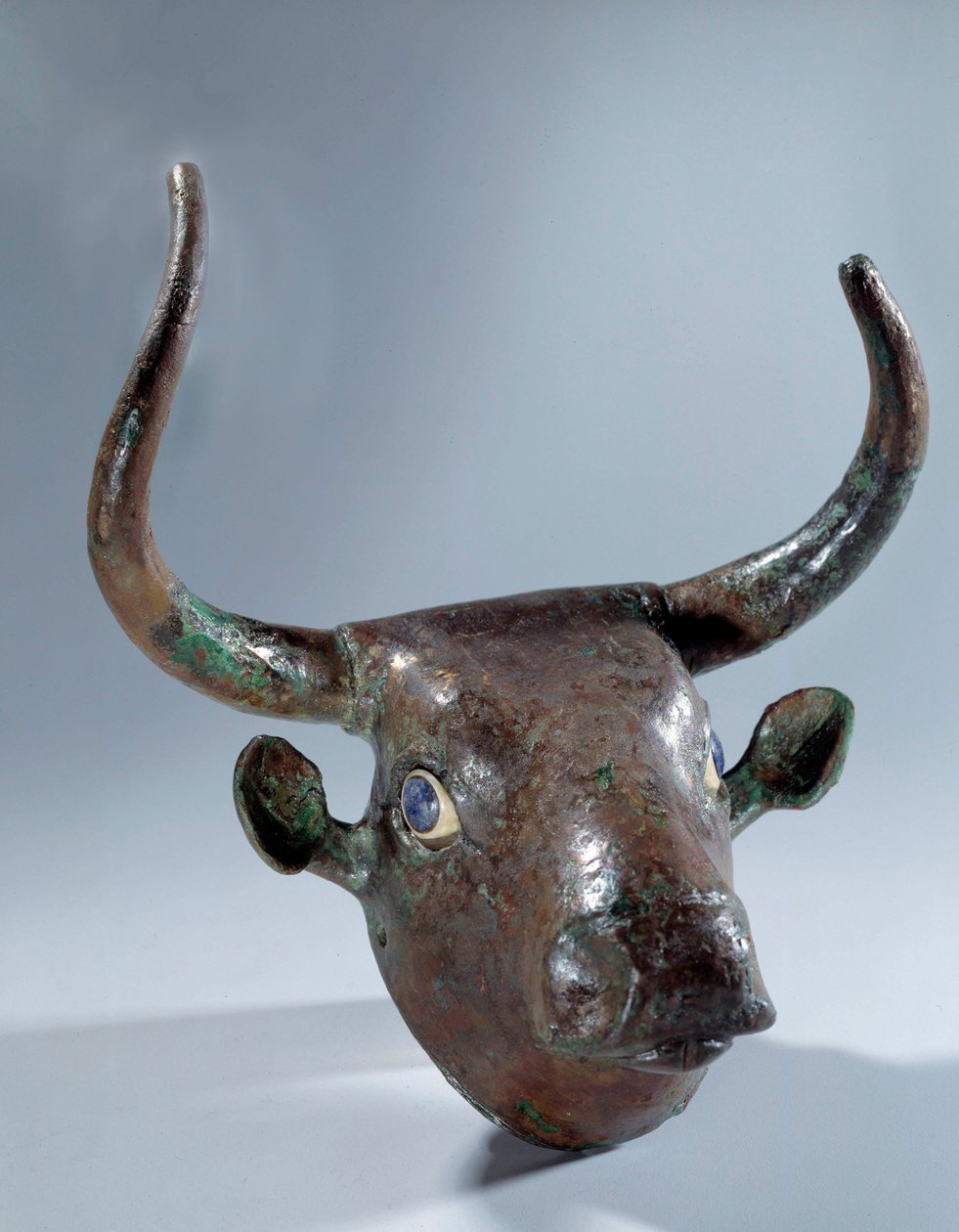 Mesopotamien: Kobber tyrehoved (møbel eller harpe). Sumerisk periode. 2500 f.Kr. fra Tello. Søn 0,19 m Paris, Musée du Louvre af Mesopotamian