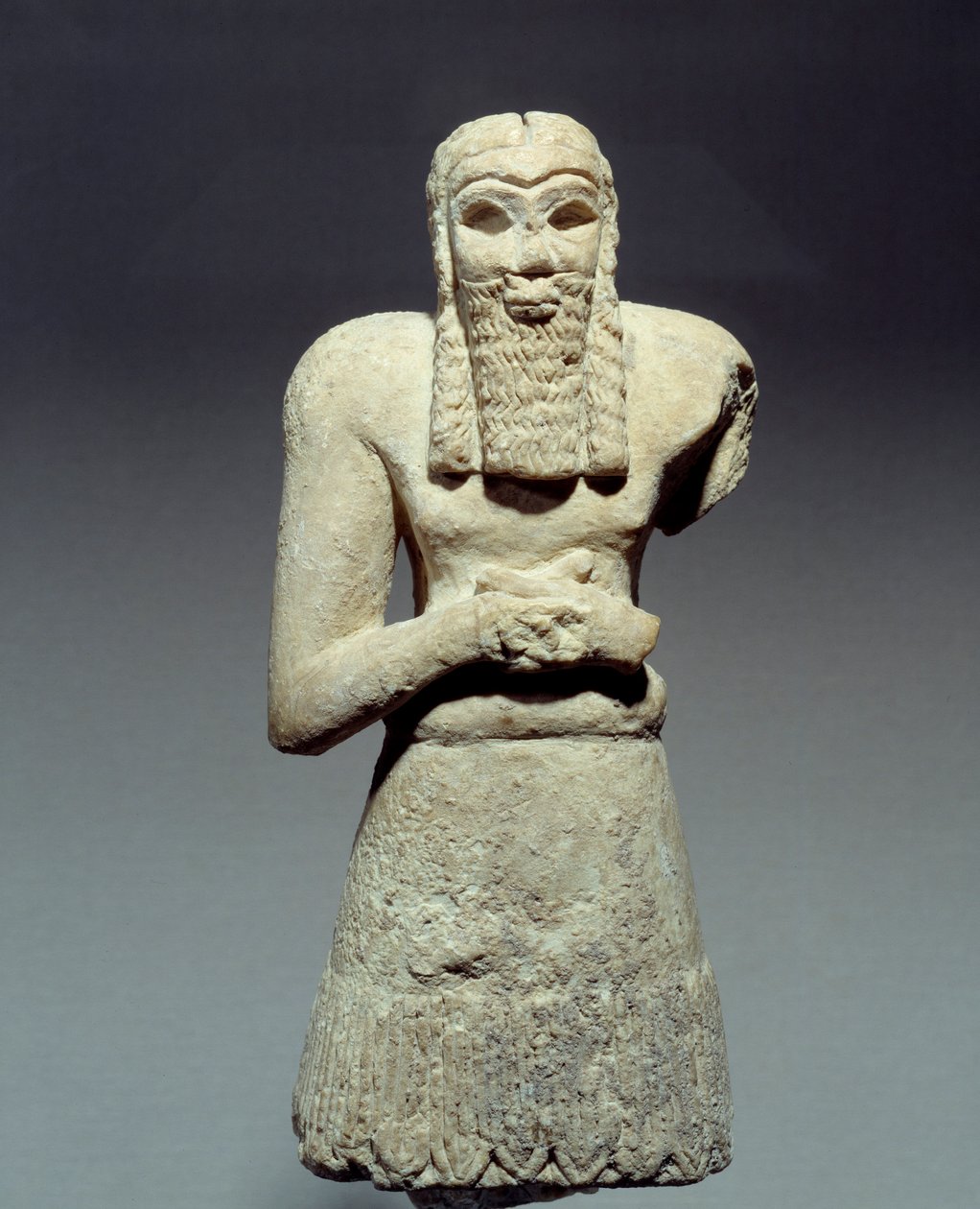 Orientalske antikviteter: statuette i kalksten af orant, lovet til prins Ginak. Mesopotamien. 2750 f.Kr. Søn 0,26 m Paris, Musée du Louvre af Mesopotamian Mesopotamian