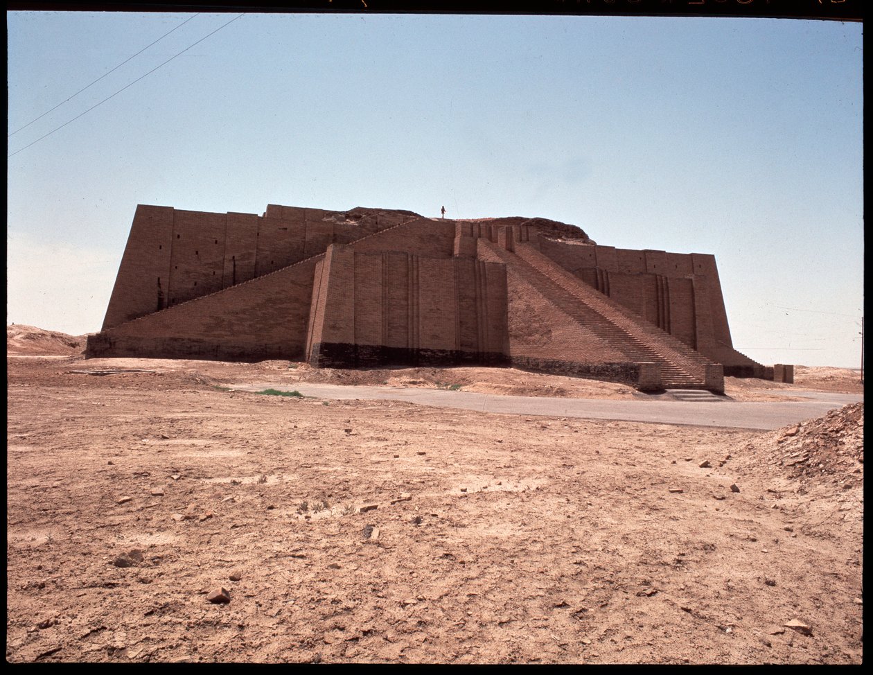 Udsigt over den rekonstruerede ziggurat, 2050 f.Kr af Mesopotamian Mesopotamian