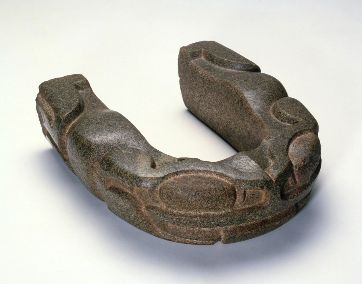 Ceremoniel boldspilåg, ca. 250-900 (Diorite) af Mexican School
