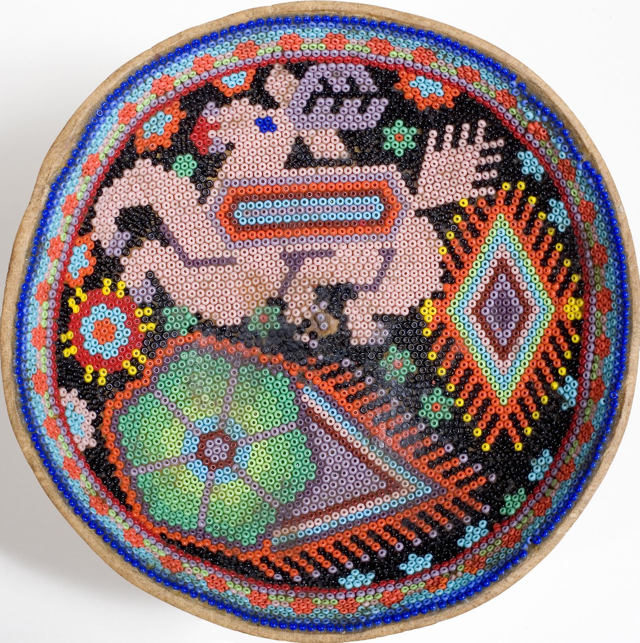 Huichol skål fra Sierra Madre, Mexico (tekstil) af Mexican School