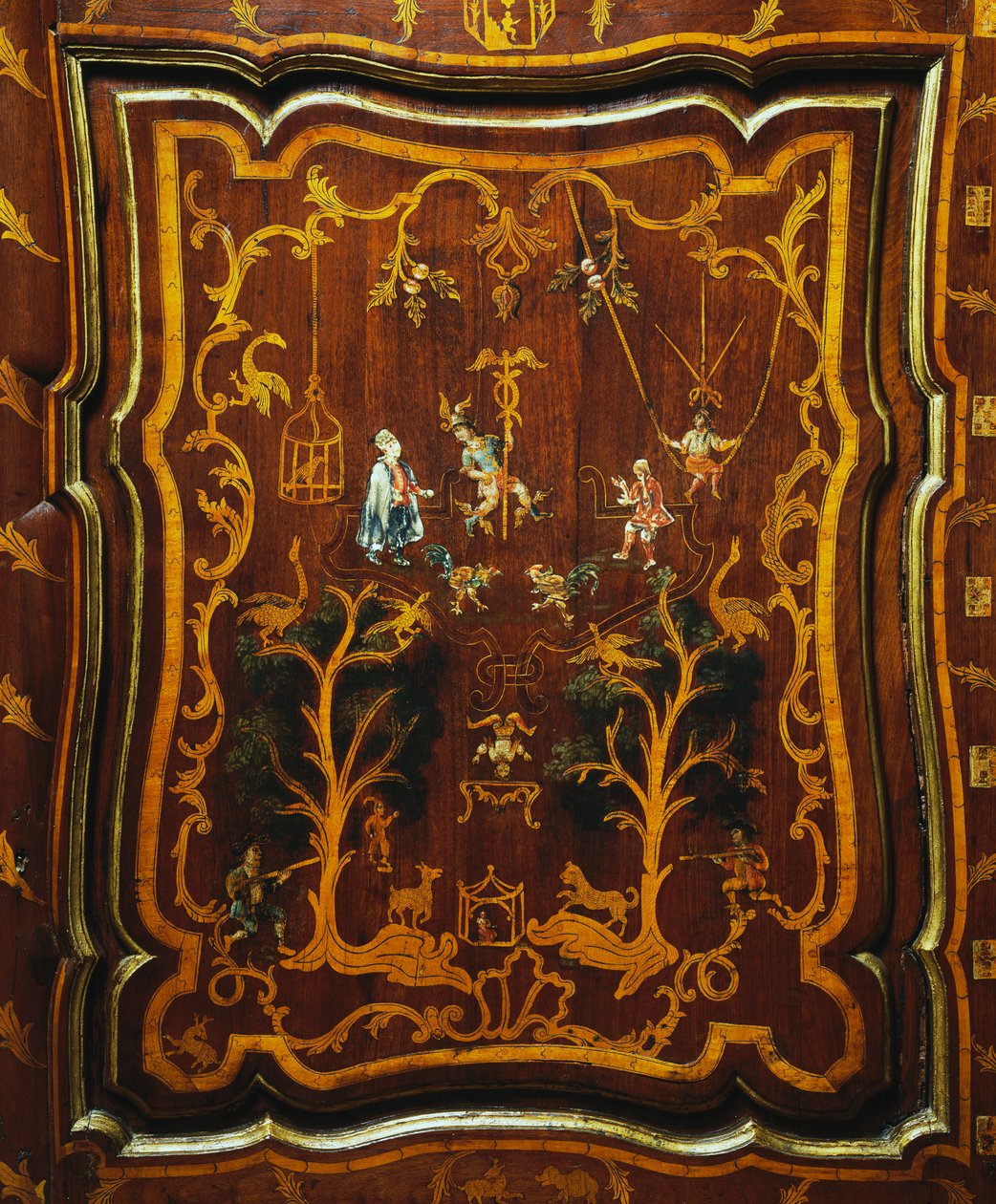 Rococo -stil træ linnedskab med polychrome indlæg og base, kolonial periode af Mexican School