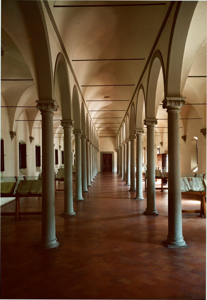 Bibliotek i San Marco-klosteret (Saint Mark) i Firenze, Italien. Arkitektur af Michelozzo di Bartolommeo Michelozzi kendt som Michelozzo Michelozzi (Firenze 1396 - 1472) af Michelozzo di Bartolommeo