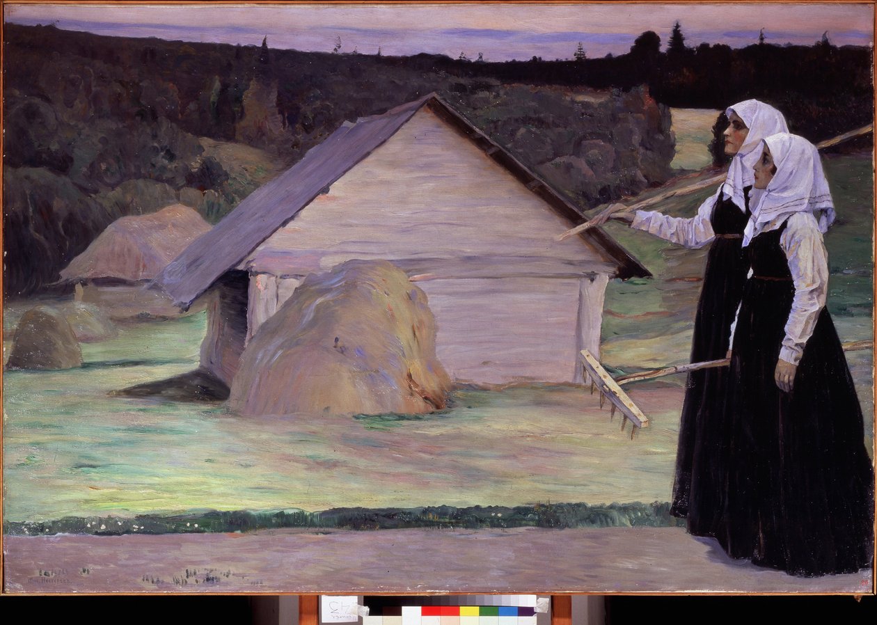 Sommer. To kvinder, der bærer deres river, går om aftenen efter at have arbejdet på markerne forbi høstakke og træhytter. Maleri af Mikhail Vasilyevich Nesterov (1862-1942), olie på lærred af Mikhail Vasilievich Nesterov