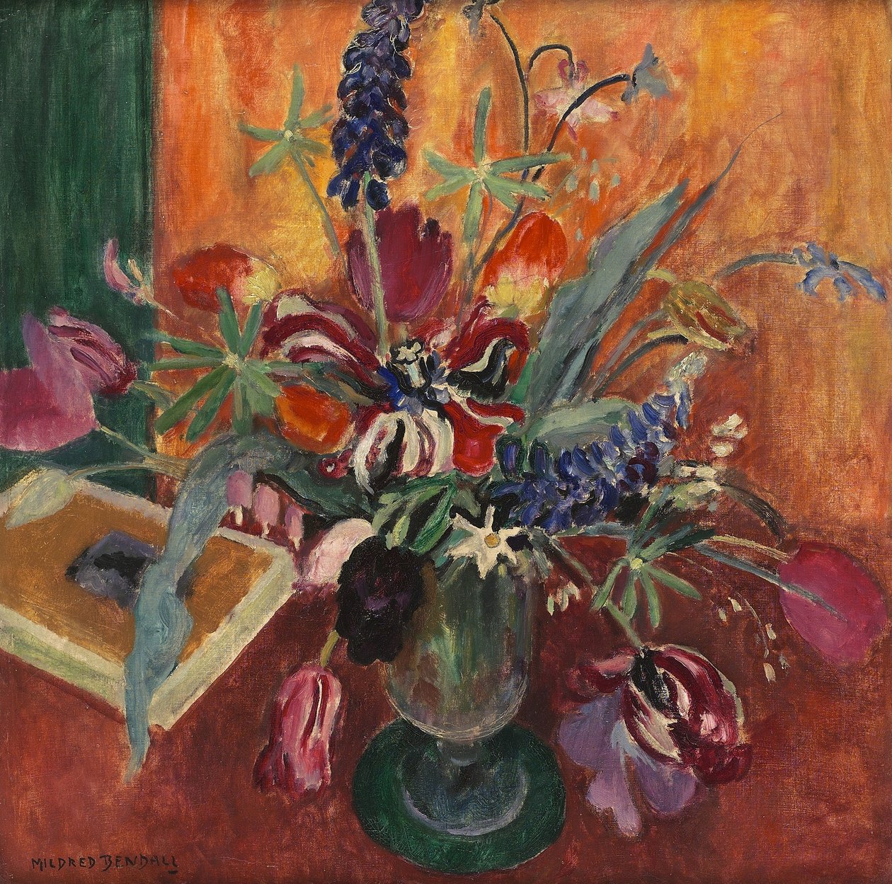 Lupiner og tulipaner, ca. 1925 af Mildred Bendall