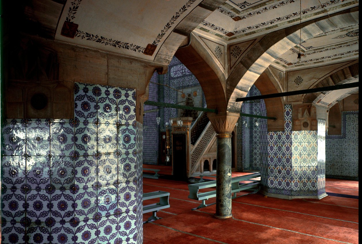 Indvendig udsigt over Rustem Pasha-moskeen (1560-1564) af Mimar Sinan