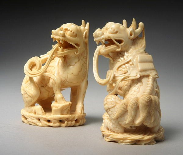 Par udskårne Qilin (se også 272189) af Ming Dynasty Chinese School