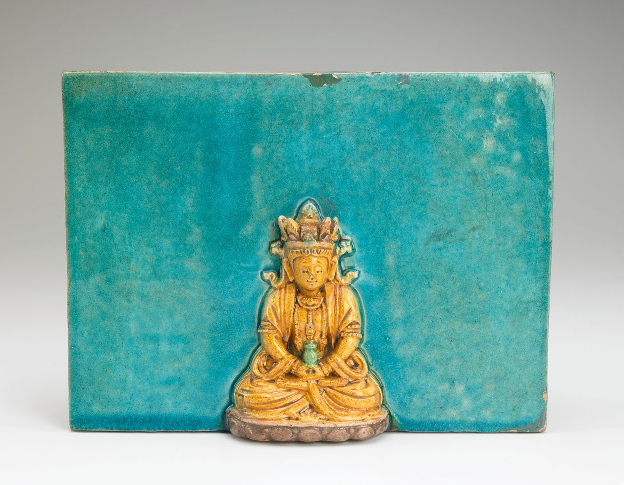 Flise med figur af Buddha Amitabha (keramik) af Ming Dynasty Chinese School