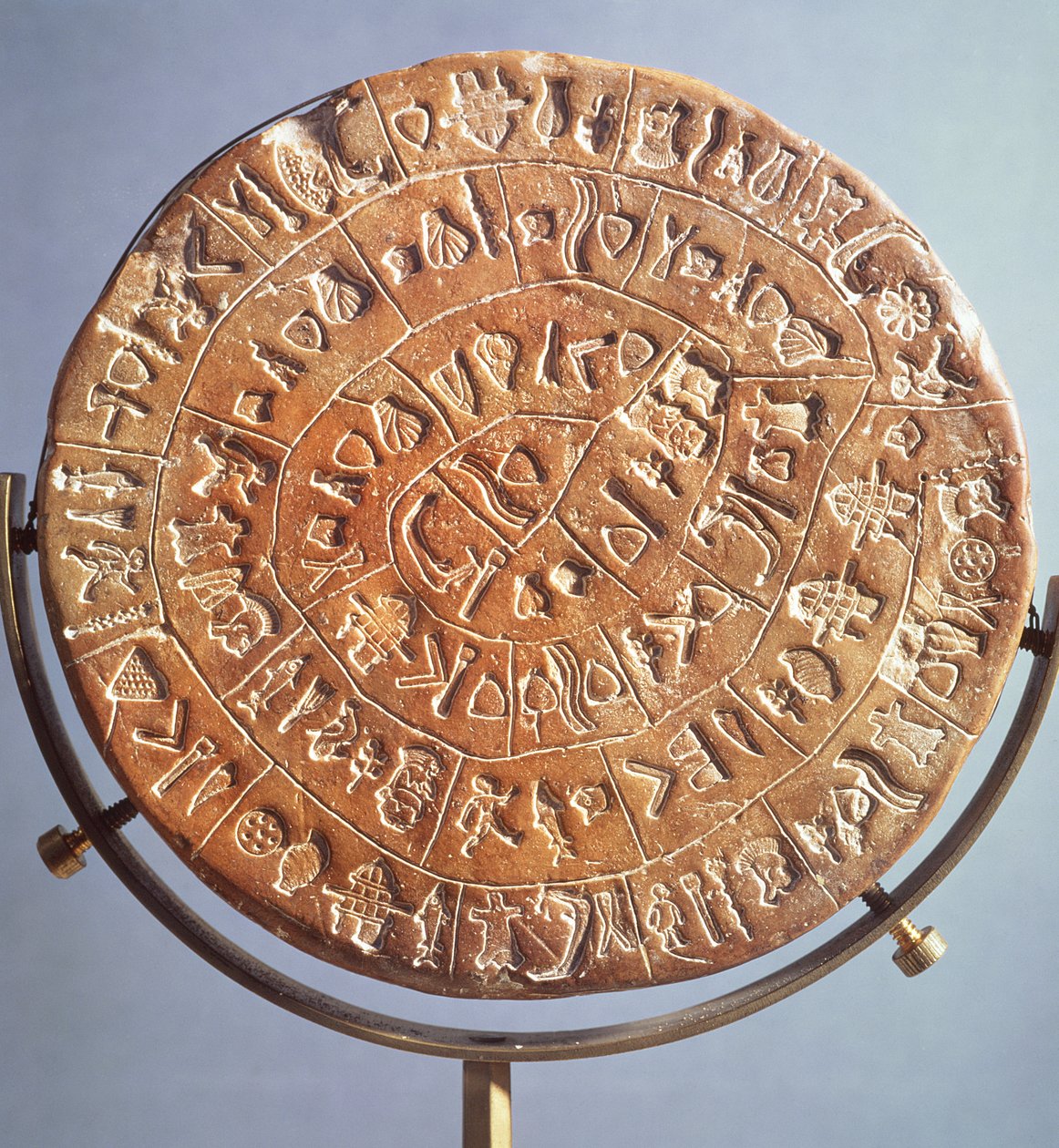 Phaistos-skiven, med symboler af ukendt betydning, fra Kreta, ca. 1650 f.Kr. (ler) (for anden side se 106116) af Minoan