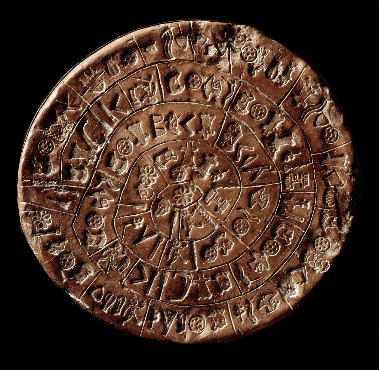 Skiven af Phaistos (Phaistos Disk, Phaestos Disc) (minoisk kunst - 1700 - 1600 f.Kr.) dækket med hieroglyffer. af Minoan
