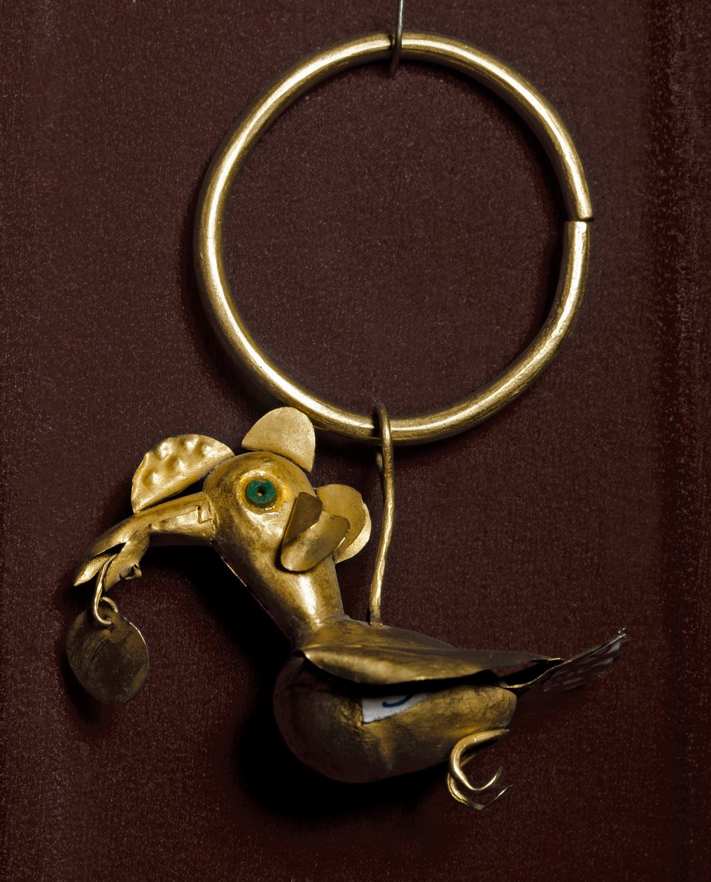 Præ-colombiansk kunst, Mochica-kultur (Ugly, monchique): ørering med fugl i guld. 200-500 apres JC Private Collection af Moche Moche