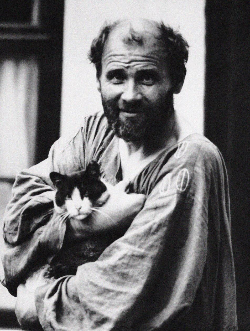 Gustav Klimt med en kat, 1911. af Moritz Nähr