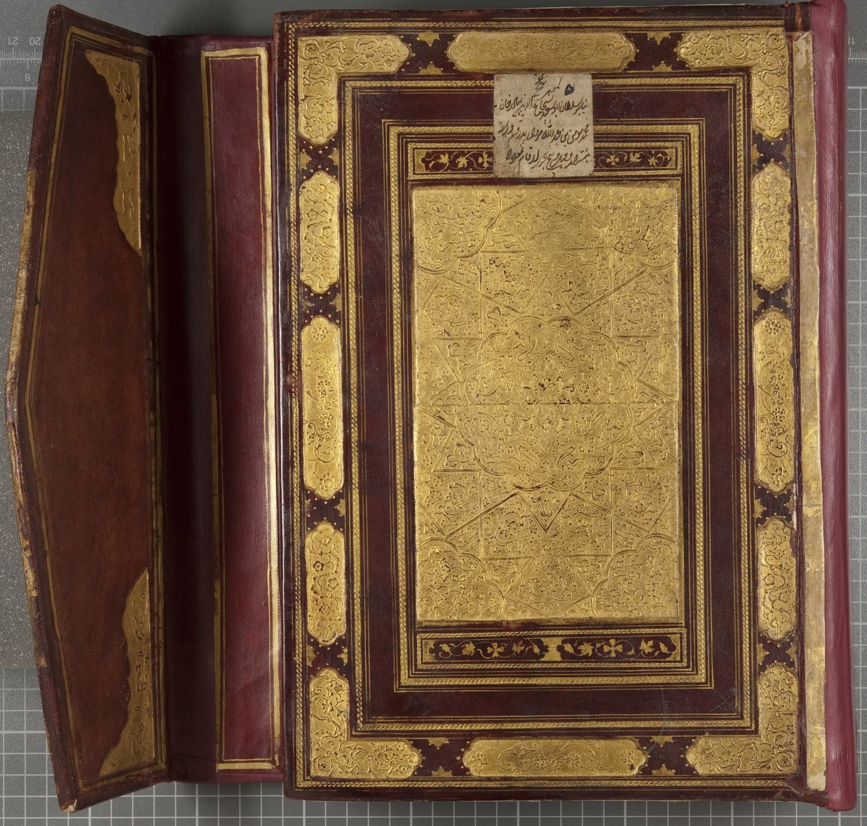 Timurid Koranen, 1441 (læderbundet bind) af Muhammad Mumin Abdallah Al Murwand