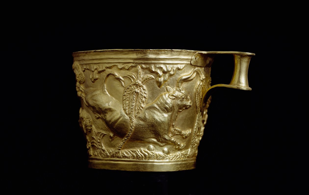 Mykensk kunst: guldbæger dekoreret af et tyrerelief fra Vapheio, mykensk fæstning syd for Sparta-stedet. 1500 f.Kr. Athen, Nationalt Arkæologisk Museum af Mycenaean