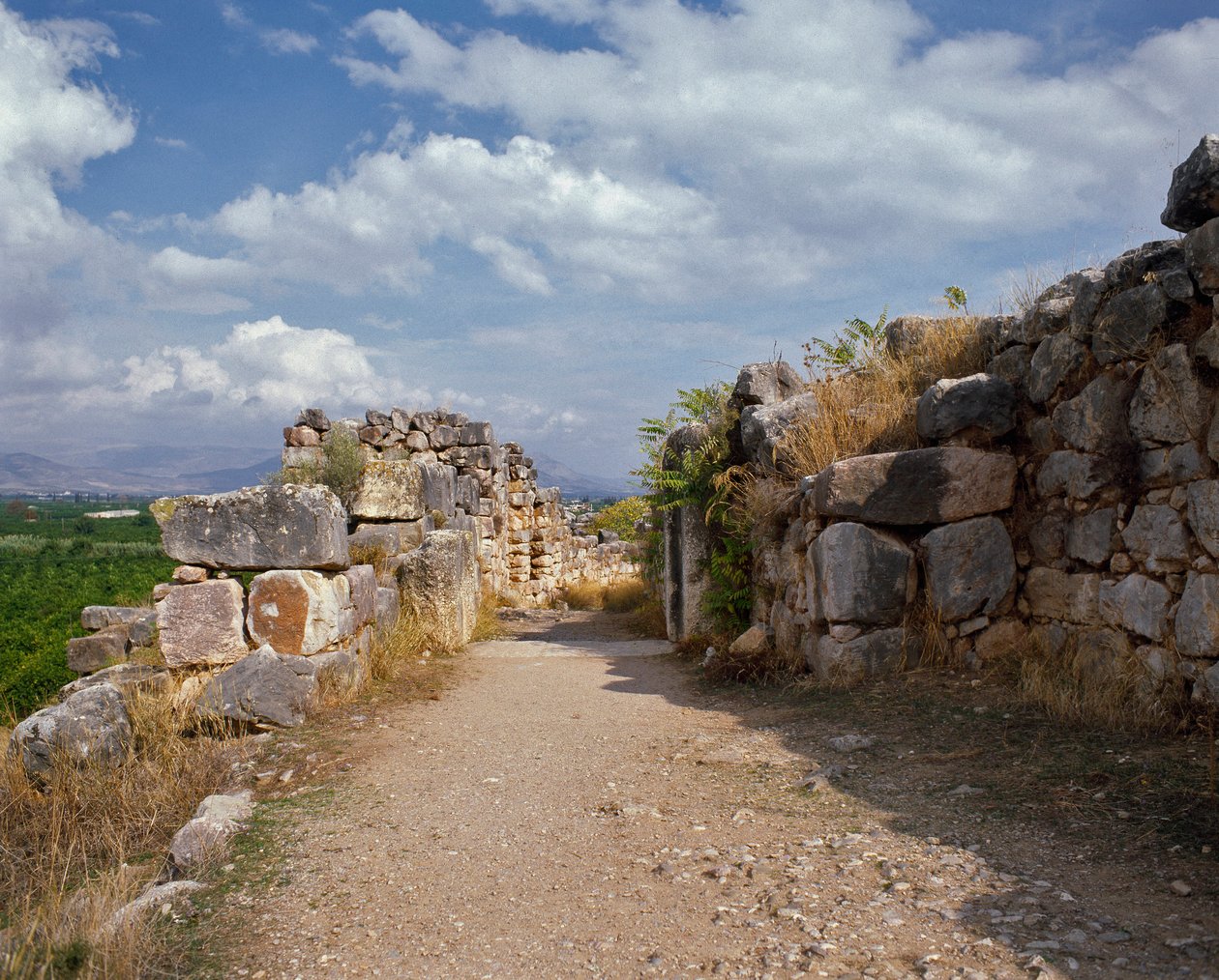 Mykensk kunst: adgang til den øvre fæstning af det mykenske citadel, Tiryns Byen, omkring 1200 f.Kr. Grækenland af Mycenaean