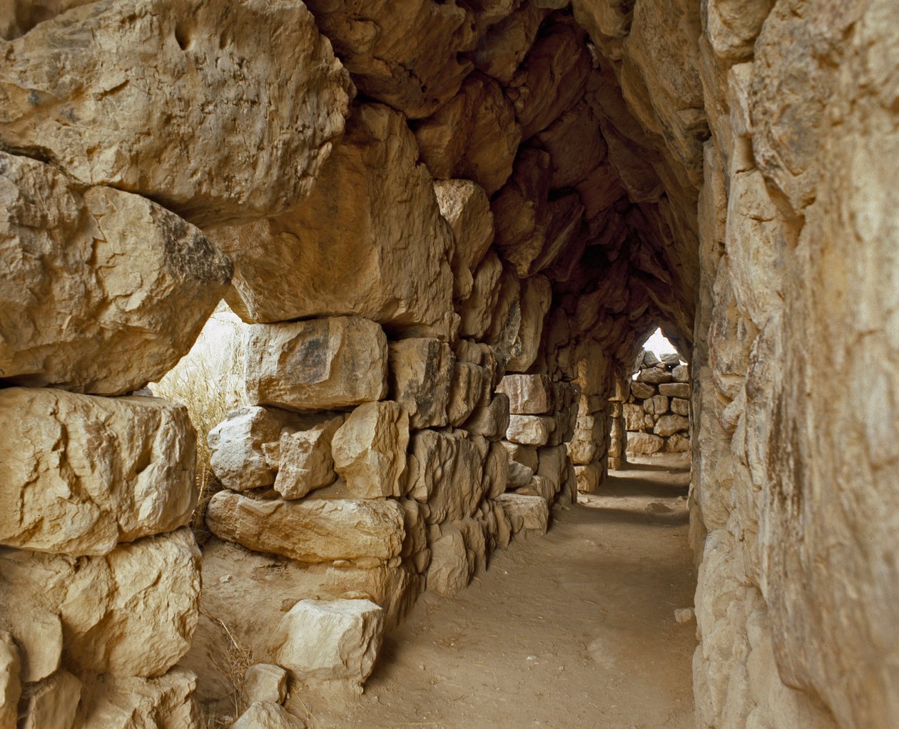 Mykensk kunst: overdækket passage af det mykenske citadel, Tiryns Byen, omkring 1200 f.Kr. Grækenland af Mycenaean