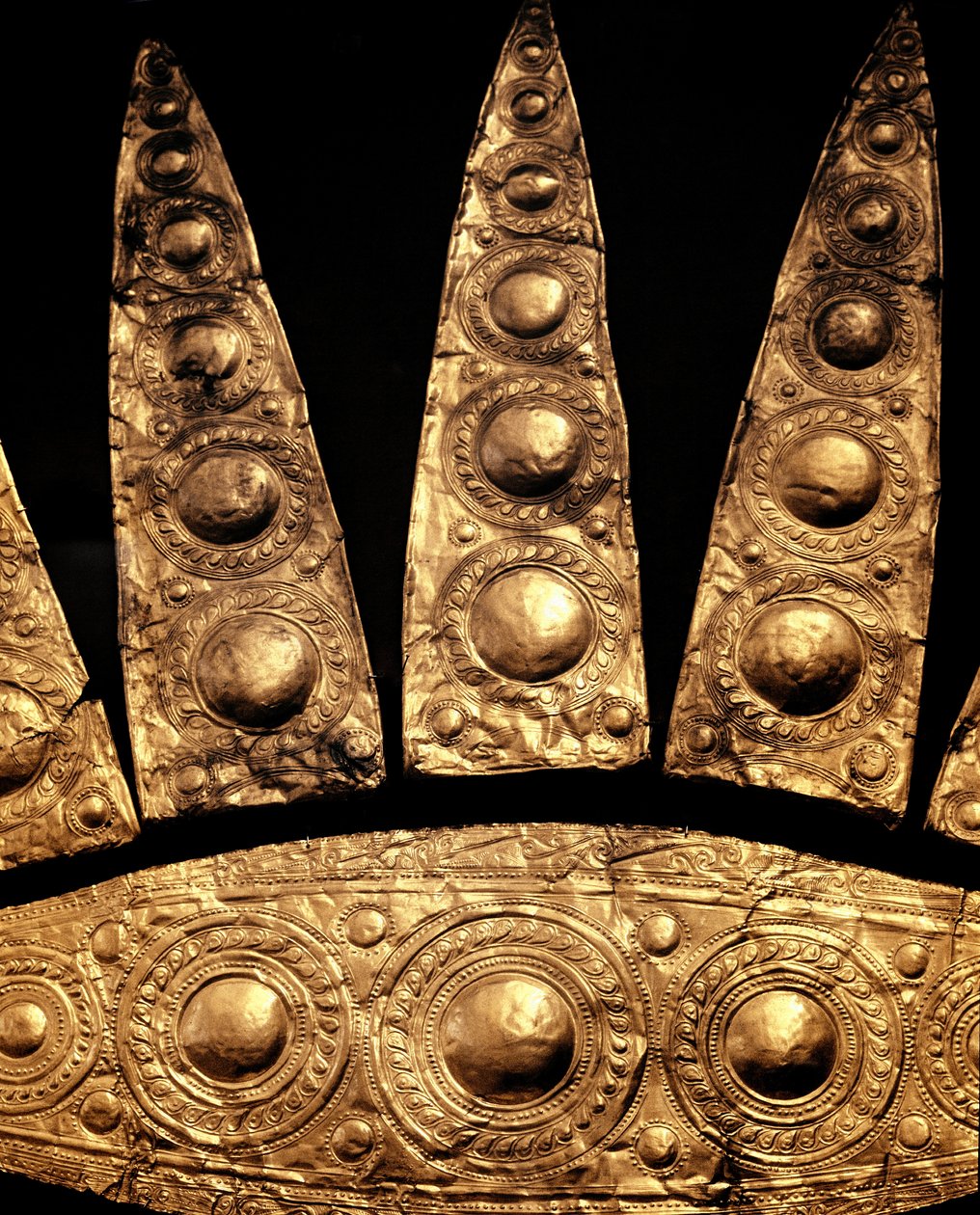 Mykensk kunst: detalje af en begravelsesdiademe af guld fra grav III, Mykene. 16. århundrede f.Kr. Svag. 14 cm Athen, Nationalt Arkæologisk Museum af Mycenaean