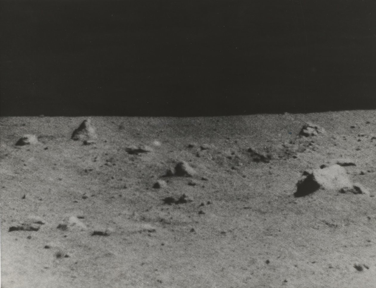 [Lunar Surface fotograferet af Surveyor V], 1967. af NASA Images