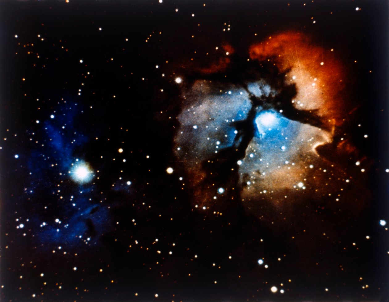 Trifid-tågen i stjernebilledet Skytten. af NASA Images