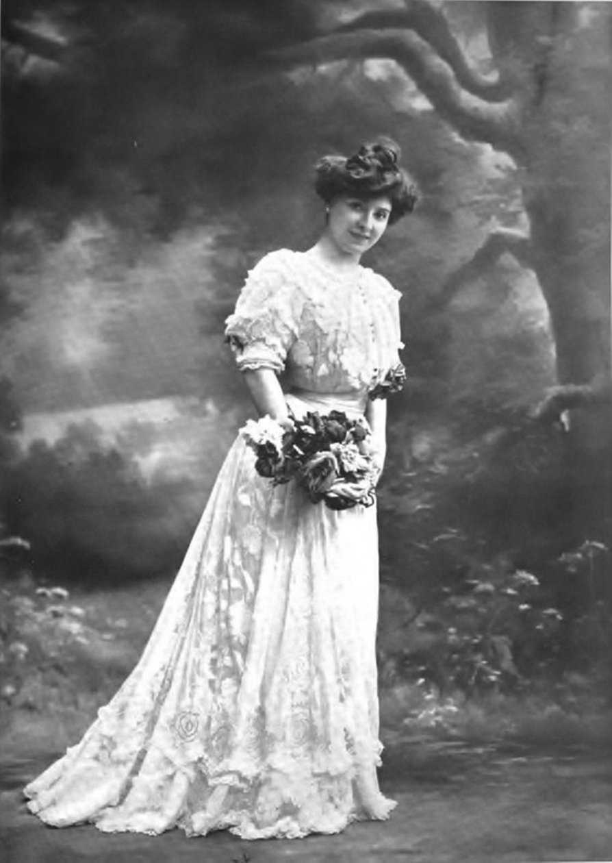 Amélie Diéterle fortolker rollen som Huguette i stykket Cœur de moineau, en komedie i fire akter af Louis Artus på Théâtre de l