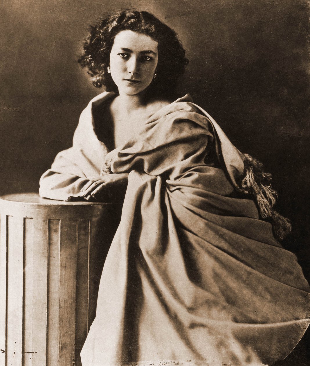 Portræt af Henriette Rosine Bernard dit Sarah Bernhardt (1844-1923), skuespillerinde 1844-1923 (foto) af Nadar