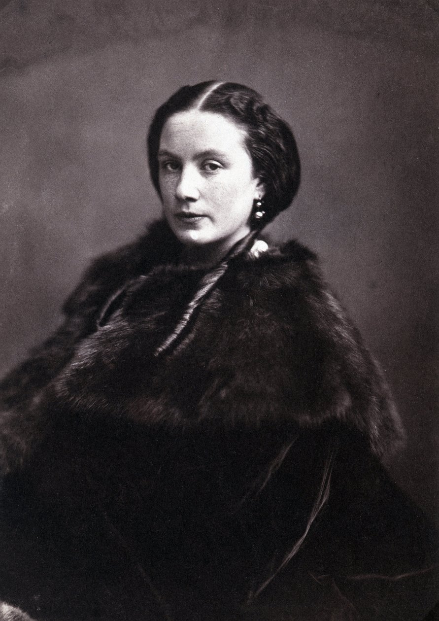 Portræt af Madame Pichat. Portræt af en smart kvinde iført engelske spænder med en pelsfrakke. Foto af Gaspard Felix Tournachon dit Felix Nadar (1820-1910) af Nadar