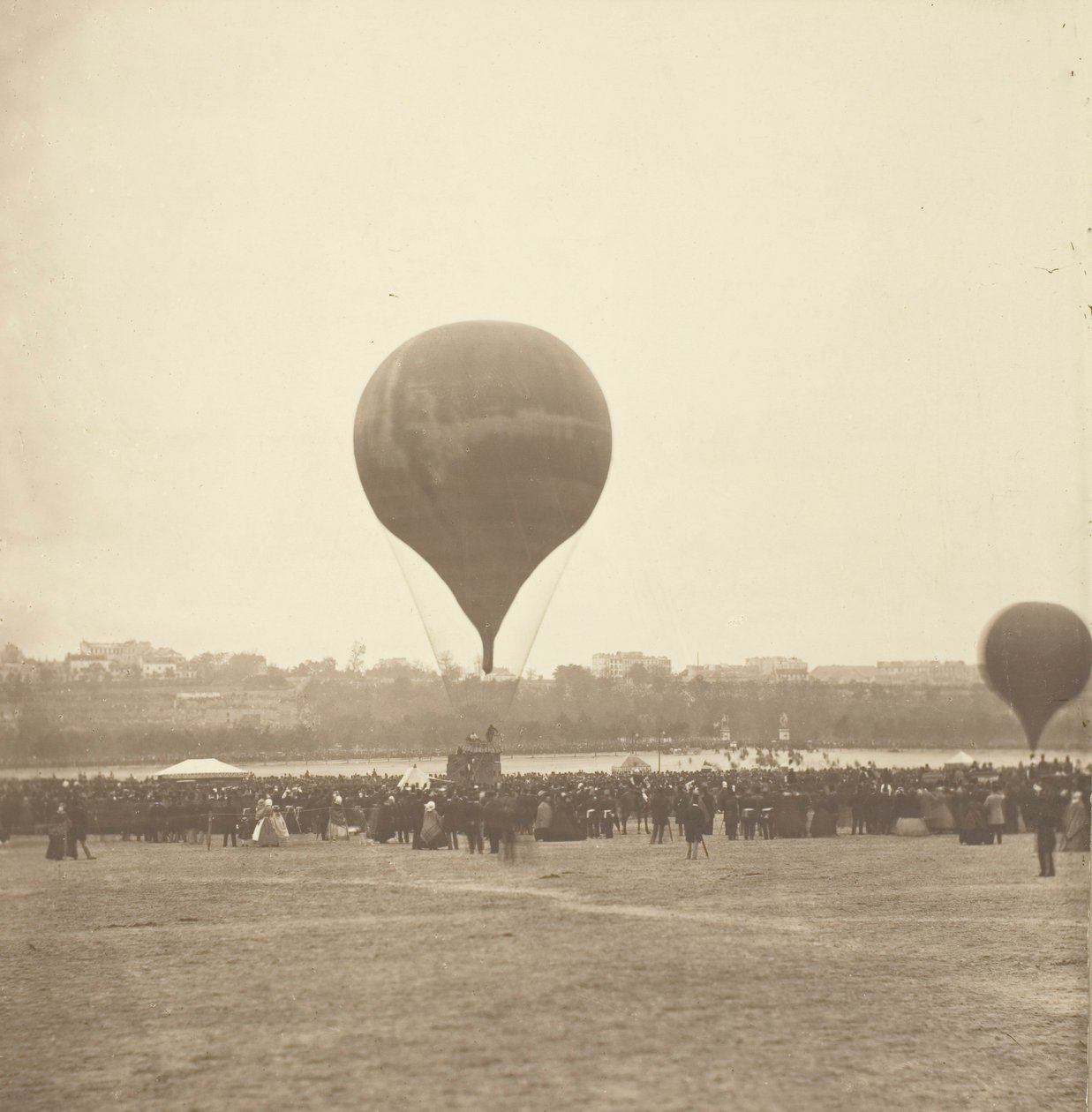Le Geant, Champ de Mars, 18. oktober 1863, sandsynligvis trykt 188089. af Nadar