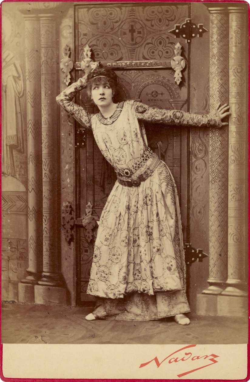 [Sarah Bernhardt som kejserinde Theodora i Sardous "Theodora"]. af Nadar [Gaspard Félix Tournachon]