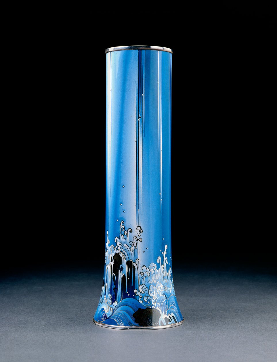 Cylindrisk vase med vandfald, Meiji-æra, 1915 (cloisonne-emalje) af Namikawa Yasuyuki