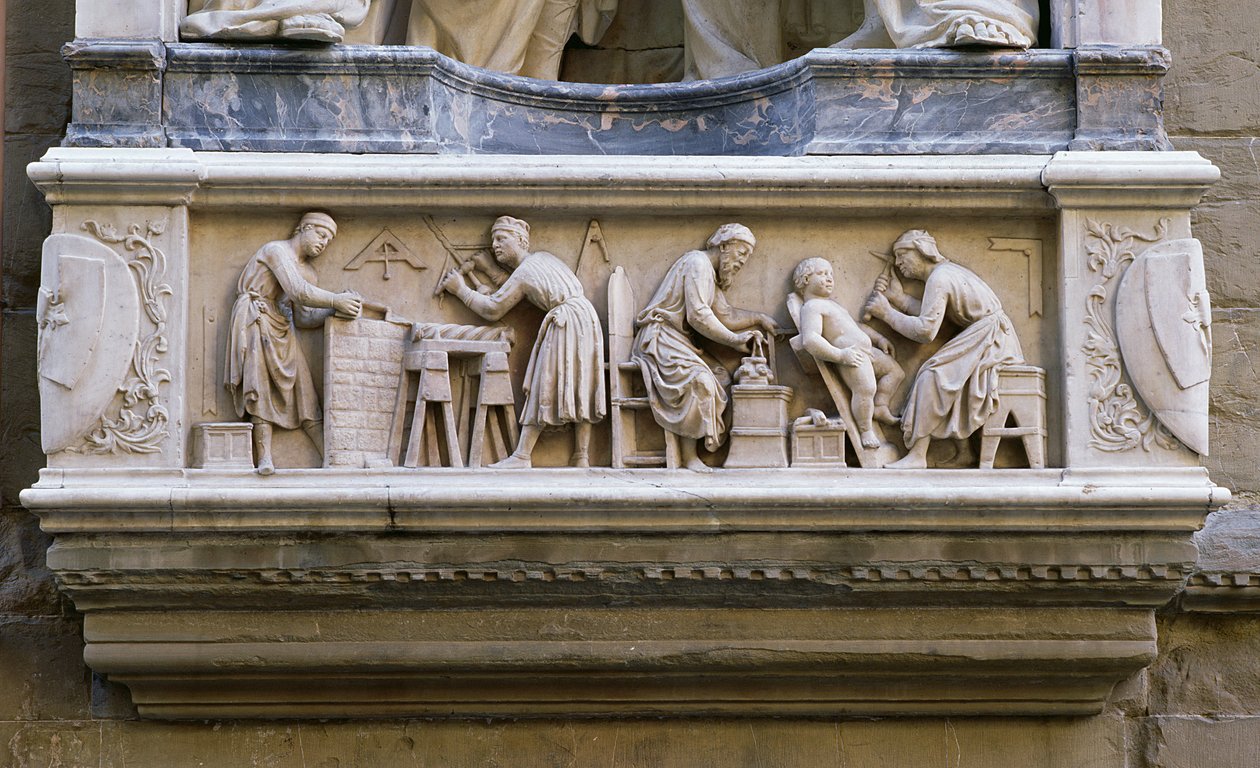 Relief, der forestiller kunstnere og håndværkere i arbejde, fra bunden af nichen med Quattro Coronati (marmor) af Nanni di Banco