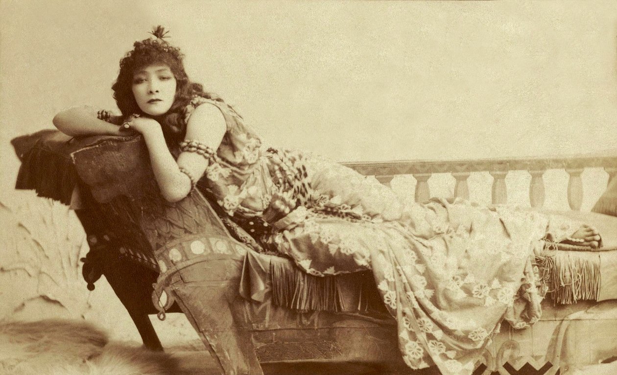 Portræt af Sarah Bernhardt som Cleopatra, 1891 af Napoleon Sarony