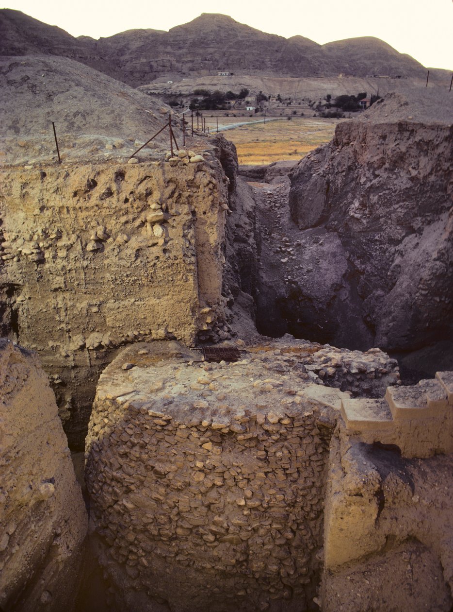 Grøft ved det neolitiske arkæologiske område i Jericho af Nathan Benn
