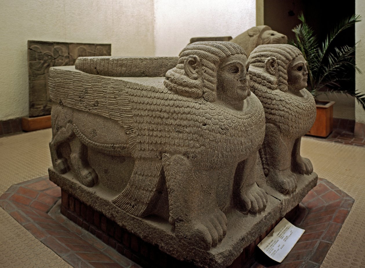 Art neo hittite: bund af søjle i basalt dekoreret af sfinx. fra stedet for Samal (nuværende Sam