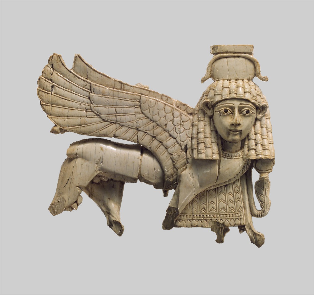 Gennembrudt plakette med en stridende sfinx, ca. 9.-8. århundrede f.Kr. (elfenben) af Neo Assyrian