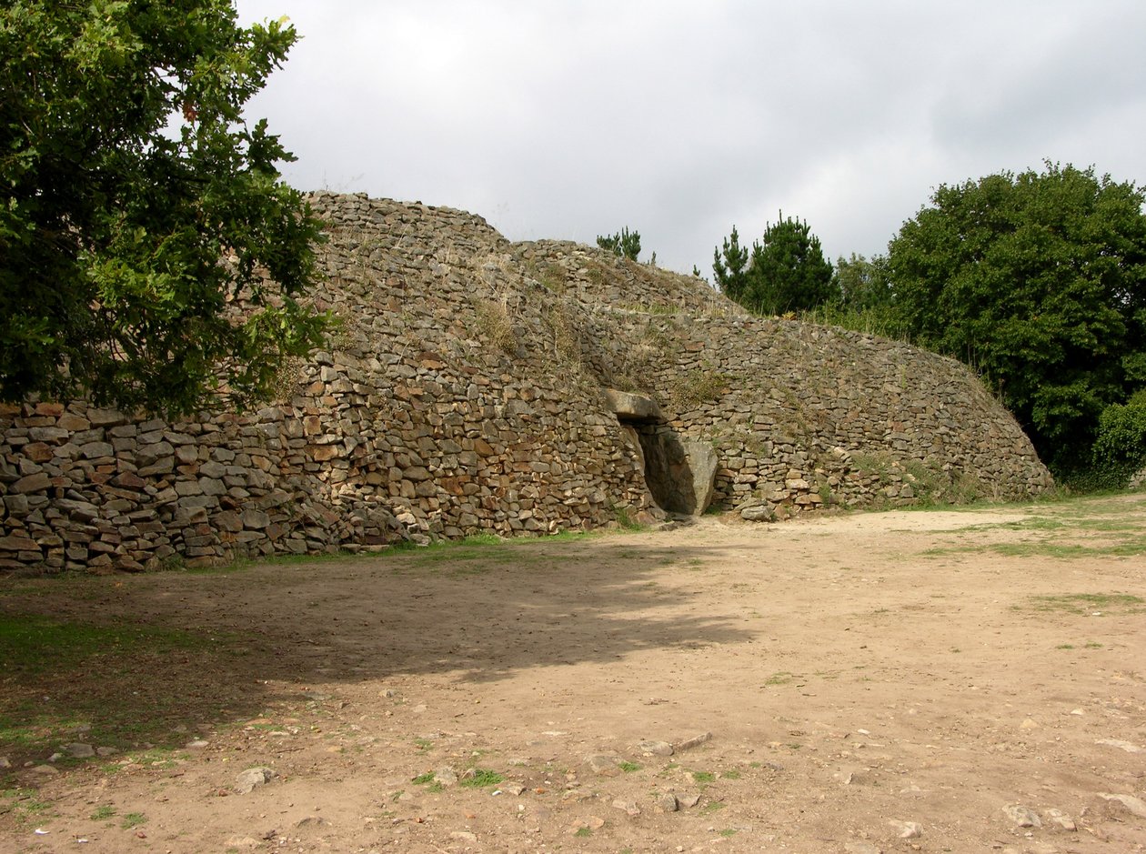 Indgang til jættestuen, opdaget 1825 af Neolithic