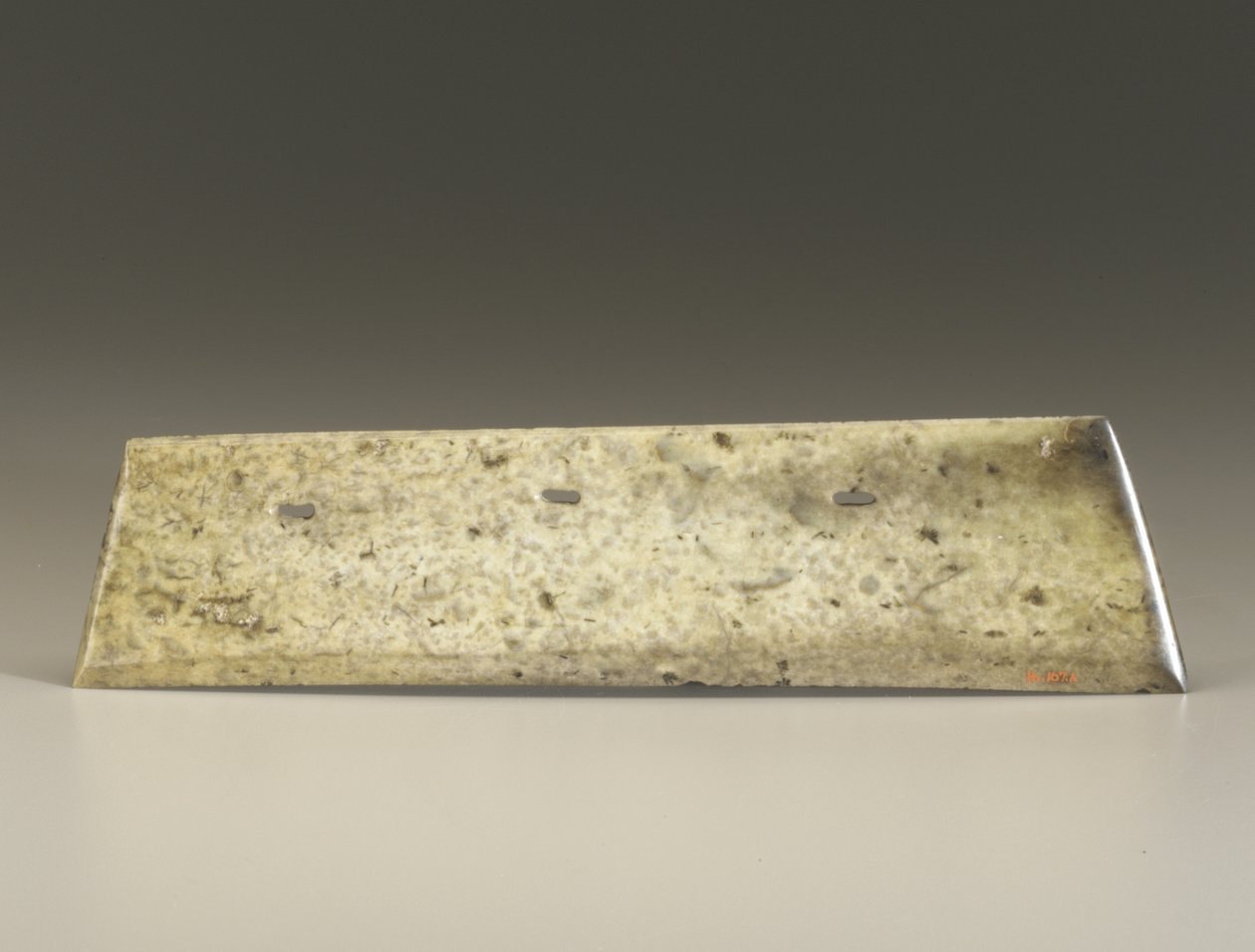 Gaffelmejsel (zhang), Qijia-kultur, ca. 2500-2000 f.Kr. (jade) af Neolithic Period Chinese School