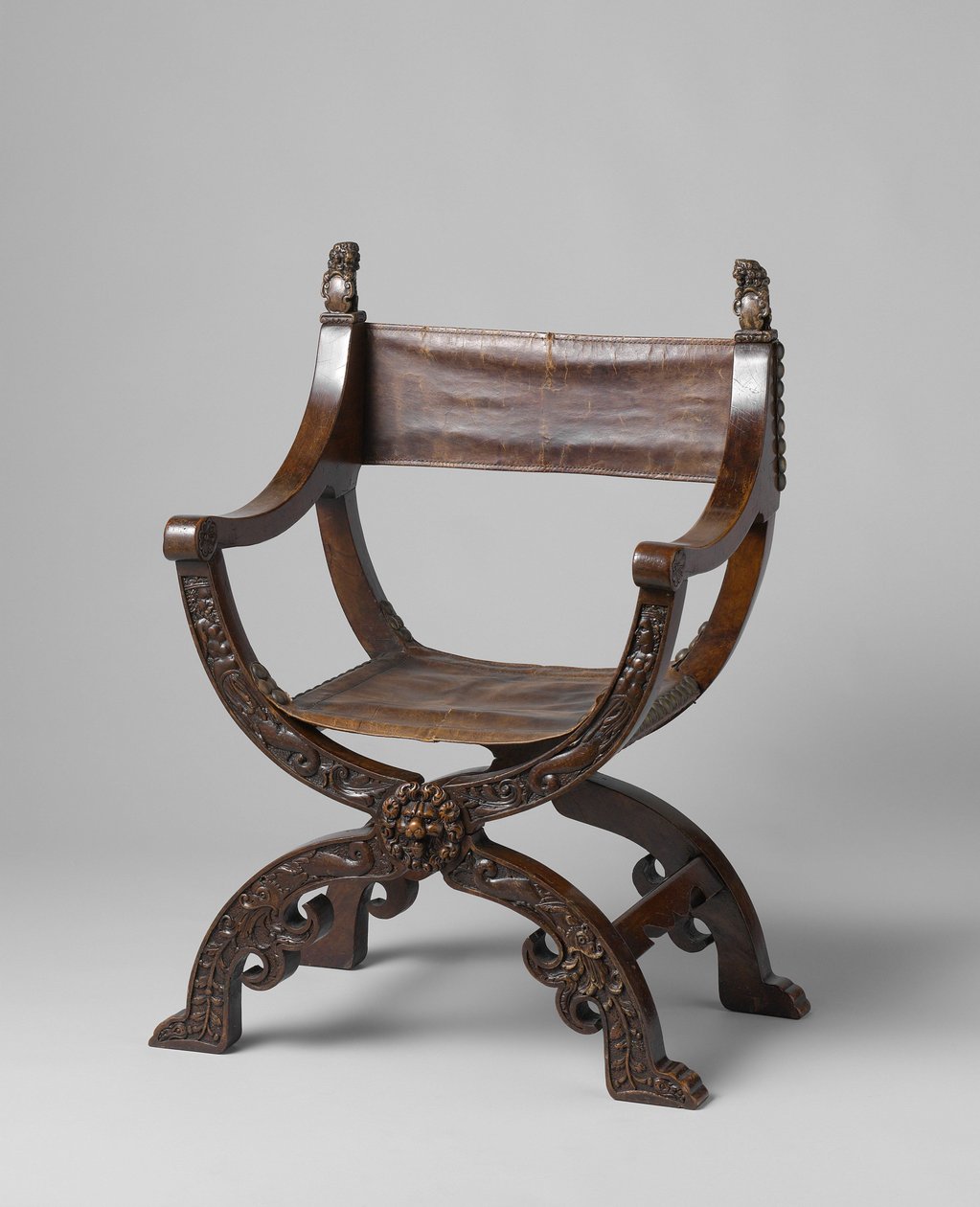 Klapstol, c.1620-50 (valnød) af Netherlandish School