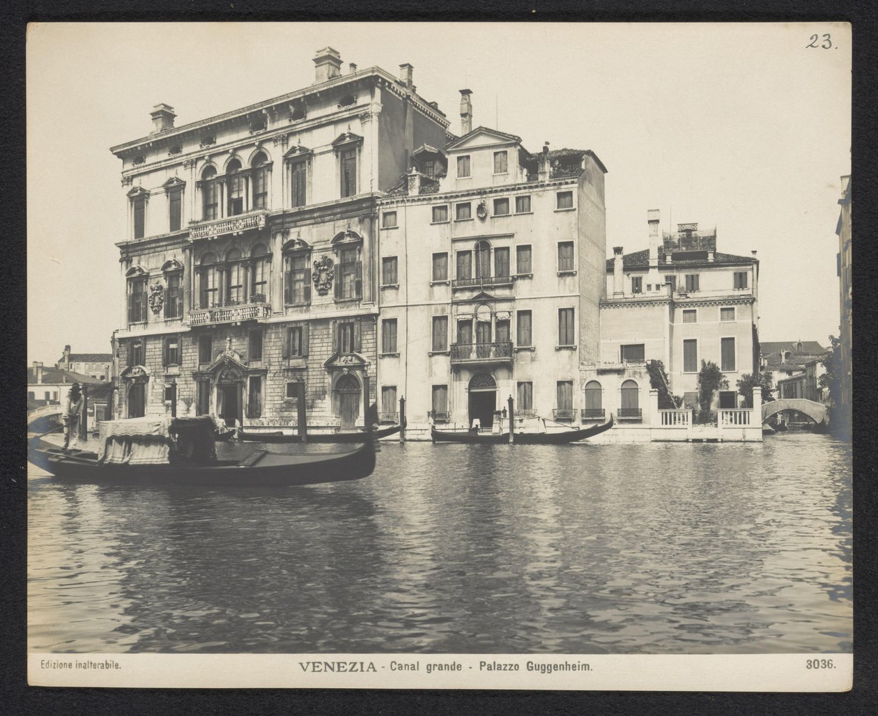 Ydersiden af ​​Palazzo Guggenheim i Venedig Venedig - Canal Grande - Palazzo Guggenheim (titel på objekt) af Neue Photographische Gesellschaft